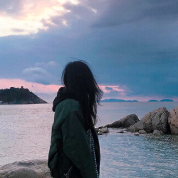 Meet your Posher, Lena - Picture 2 of 2